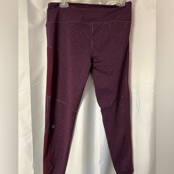 Victoria’s Secret burgundy leggings with pinkish flecks. Size large. EUC - Picture 1 of 4